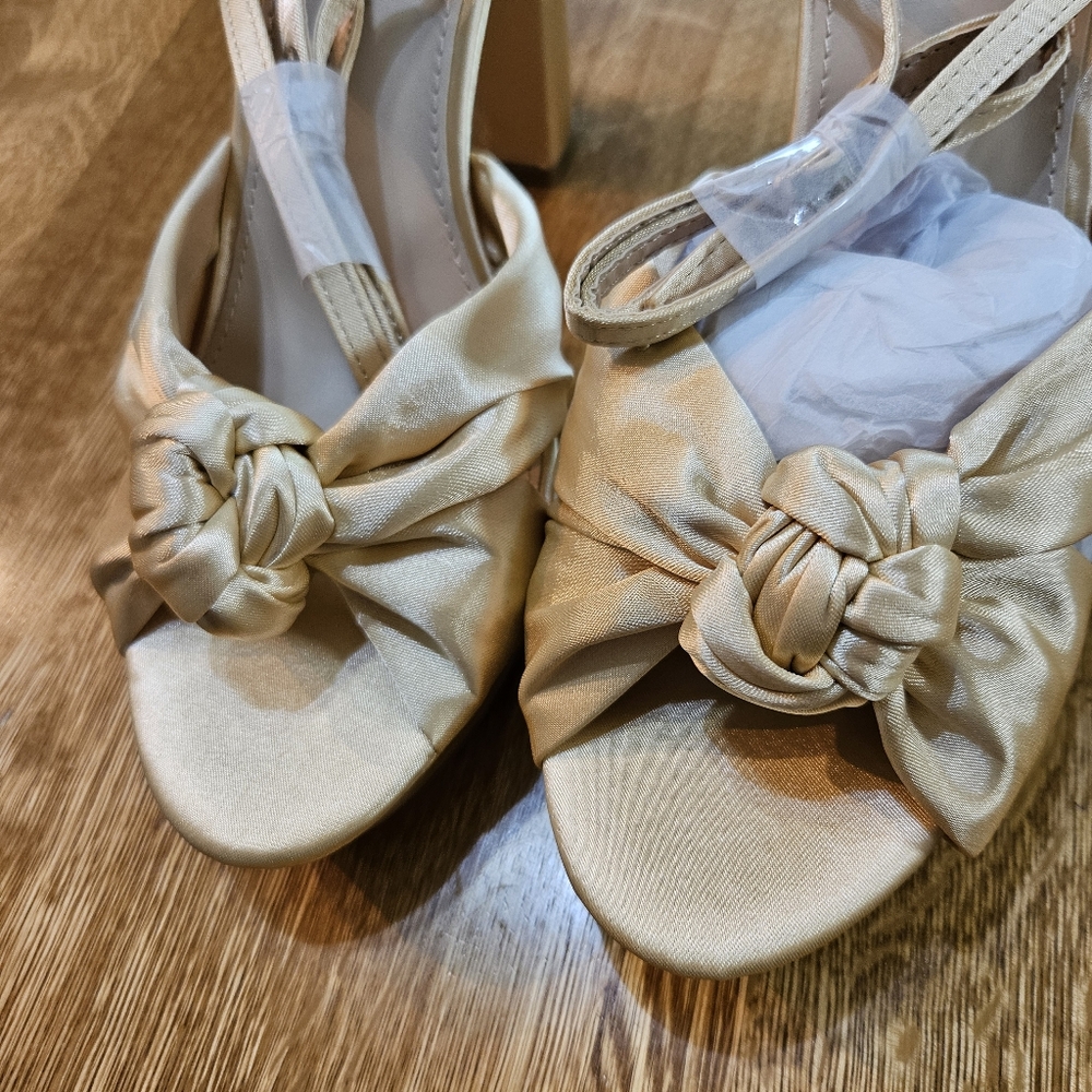 Rose Gold Women's Sandals, Sz 8.5, NIB